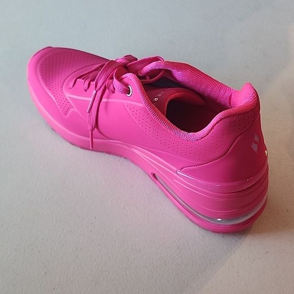 Nearly New Skechers Million Air, Elevat-air in Hot Pink, Size 10 - Picture 2 of 6